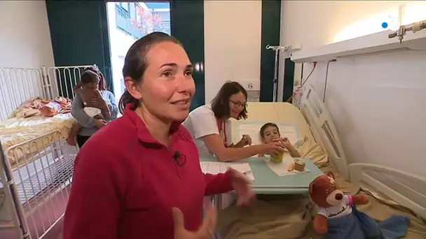Toulouse : l'ours Toudou a fait son entrée à l'hôpital des enfants de Purpan