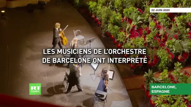 L'Opéra de Barcelone donne un concert devant un public feuillu