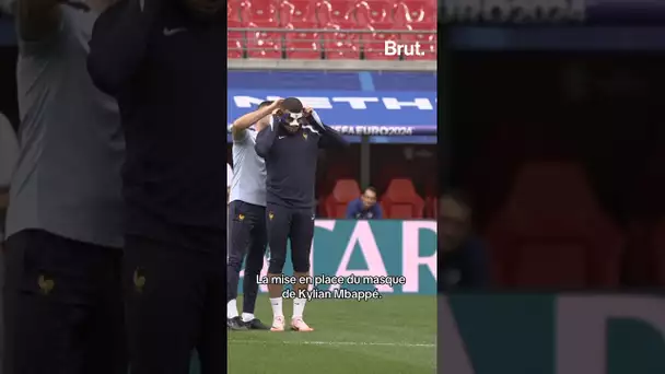 La mise en place du masque de Kylian Mbappé.