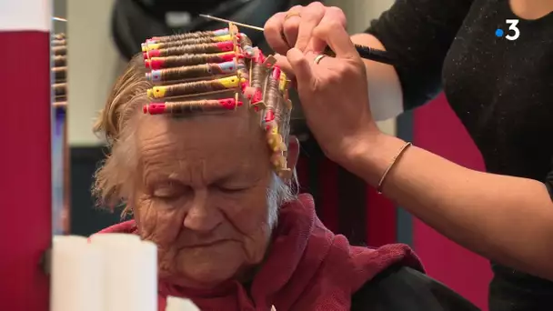 Une coiffeuse du Doubs recycle les cheveux