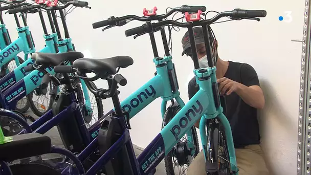 Grenoble expérimente le "covélotage" avec des vélos biplaces en location libre-service