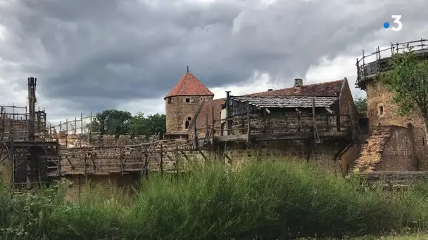 Vacances près de chez vous : à Guédelon, reconstruisez un château… comme au Moyen-Âge !