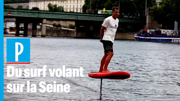 On a testé un surf électrique « volant » sur La Seine