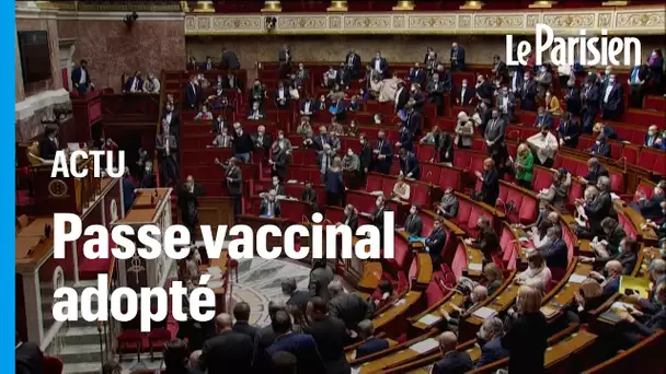 Le passe vaccinal adopté par les députés après trois jours de débats agités