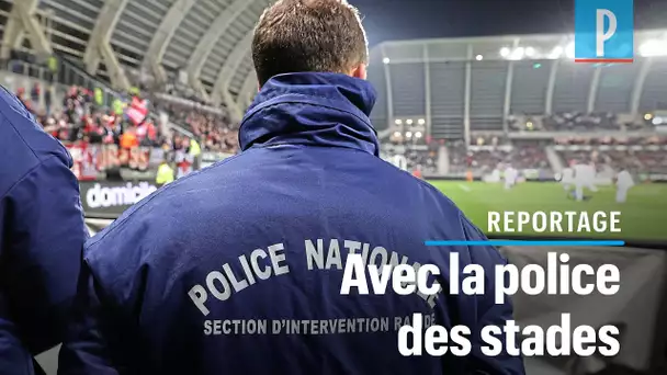 Football: 90 minutes avec la police des tribunes