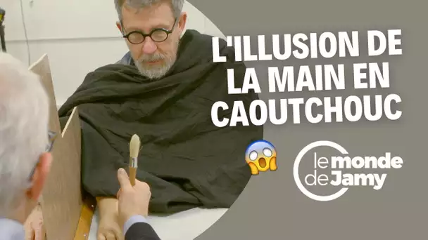 Jamy teste l'illusion de la main en caoutchouc ! ✋