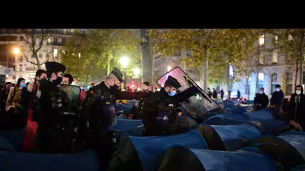 Un nouveau camp de migrants violemment démantelé à Paris