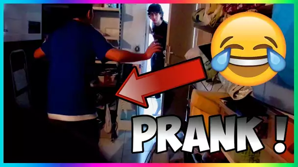 JE L&#039;AI  ENFERMÉ DANS LA CAVE ! ÉPIC RÉACTION PRANK ! 😂