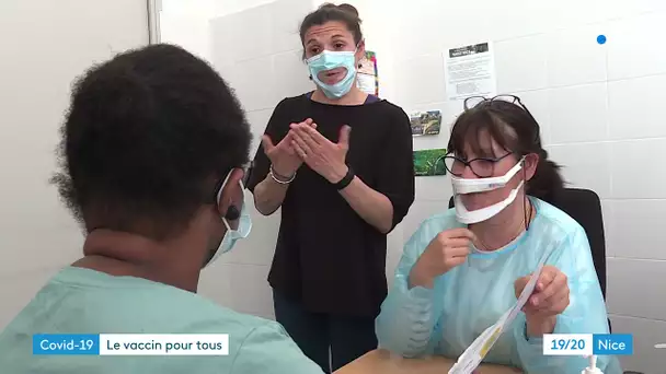 A Nice, une assistance à la vaccination en langage des signes pour les sourds et malentendants