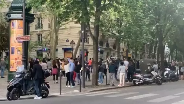 "Des inconscients et des gros cons!": coup de gueule contre ceux qui ont dansé à Montmartre