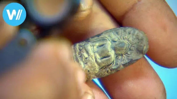 1000 Jahre altes Buddha-Amulett in einem Fluss in Bangkok gefunden