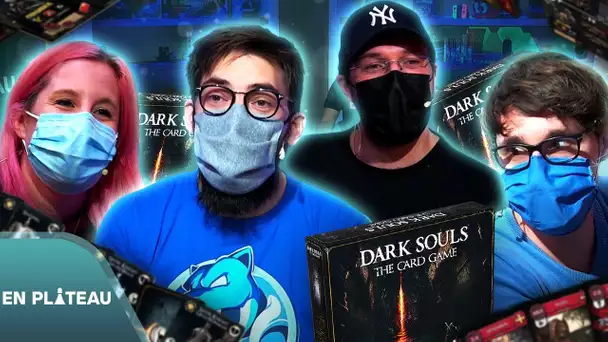 On essaye un jeu de carte dans l'univers de Dark Souls ! 😲🃏 - Dark Souls Card Game | En Plateau