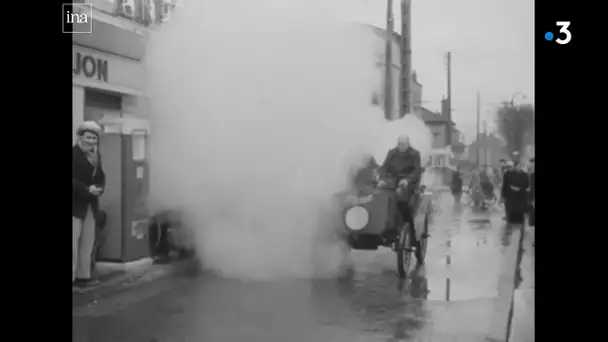 ARCHIVES. Vieille auto Terrot marchant à la vapeur