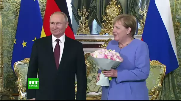 Moscou : Vladimir Poutine accueille Angela Merkel au Kremlin