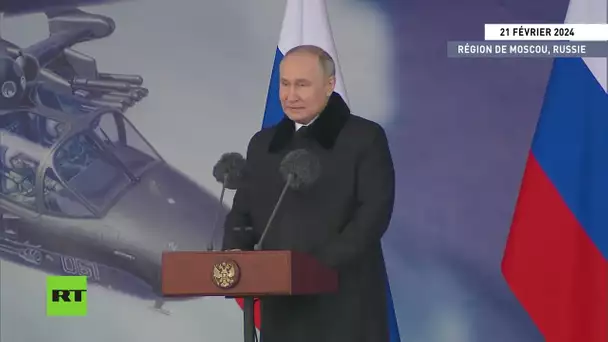 🇷🇺 Russie : Poutine décore des unités des Forces aériennes