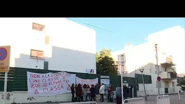 Antibes : Manifestation des parents d&#039;élèves de l&#039;école du pont Dulys