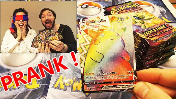 Ouverture de BOOSTERS POKEMON A L'AVEUGLE ! #2 PRANK JULIETTE  EN OUVERTURE DE 18 BOOSTER POKEMON !