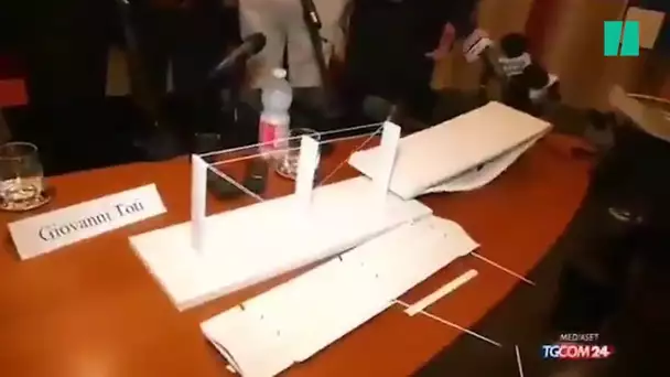 La maquette du nouveau pont de Gênes s'est cassée durant sa présentation