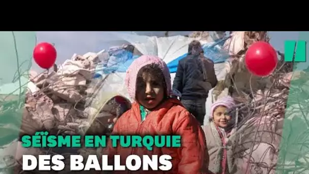 En Turquie, des ballons rouges dans les ruines pour honorer les enfants victimes du séisme