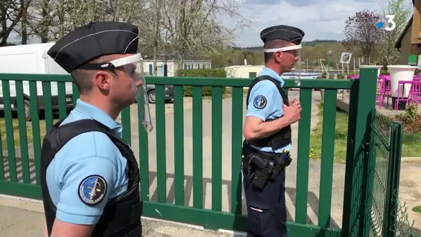 Les gendarmes patrouillent sur les rives du lac de Vassivière pour faire respecter le confinement