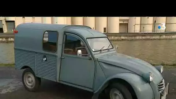 Au volant de la 2 CV Fourgonnette