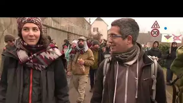 Désobéissance civile : 500 manifestants dénoncent l’accaparement des terres agricoles dans le Jura