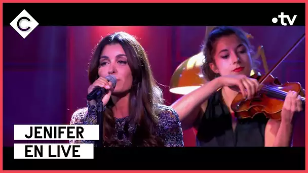 Jenifer en live sur la scène de C à vous - 16/11/2022