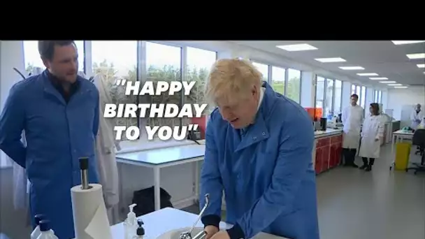 Contre le coronavirus, Boris Johnson chante "joyeux anniversaire" en se lavant les mains