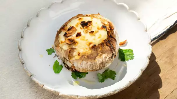 Recette à moins de cinq euros : Oignon doux farci, jaune d’oeuf, Grana Padano