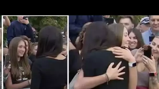 Meghan Markle partage un câlin avec une adolescente surprise alors qu'elle remercie les personnes en