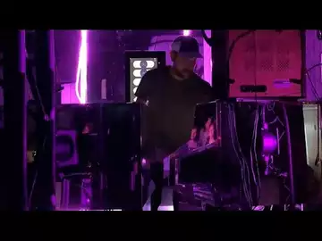 Nuits Sonores : quand la musique vient directement du cerveau de DJ Molécule