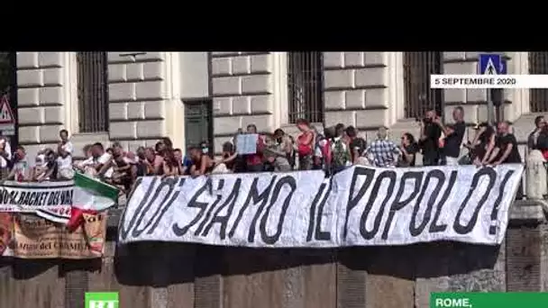Rome : des manifestants protestent contre les mesures restrictives anti-Covid
