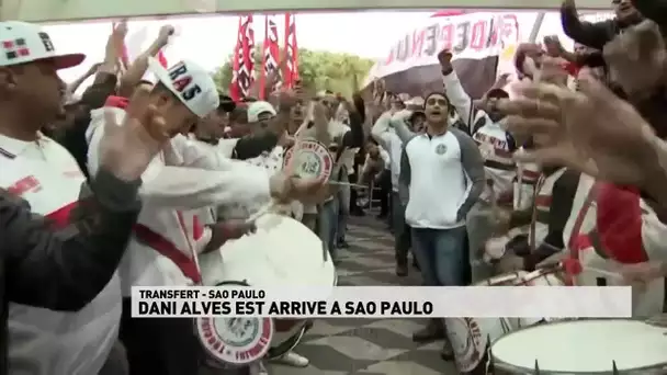 Dani Alves est arrivé à Sao Paulo