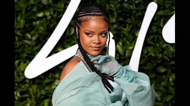 Accusée de blasphème, Rihanna s#039;excuse après son défilé de lingerie polémique