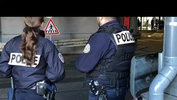 "Flic", le récit très sombre d'un journaliste infiltré au sein de la police française