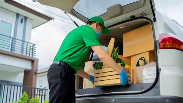 Comment un frère et sa sœur ont trompé Carrefour Drive pendant un an