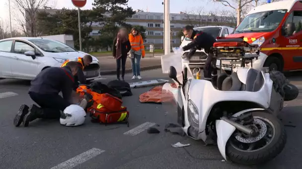 Scooter percuté par une voiture, le temps presse...