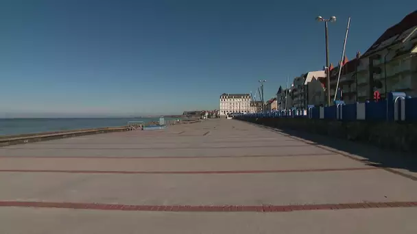 Coronavirus : images de la plage de Wimereux ce dimanche, interdite au public.