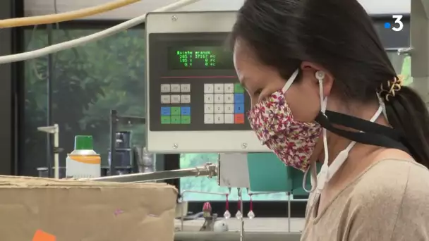 Une entreprise de Haute-Savoie remplit ses carnets de commande grâce à des masques pour enfants