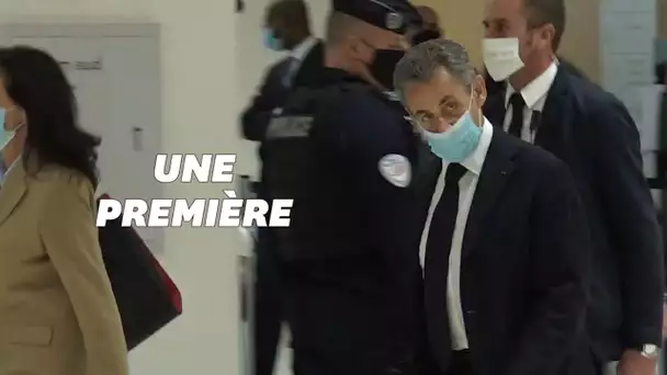 Les images de Nicolas Sarkozy arrivant à son procès pour corruption