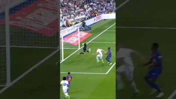 Ter Stegen EPIC SAVES! You forgot all about 🐙