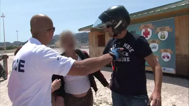 Un touriste tente d'enlever une petite fille de 4 ans sur la plage