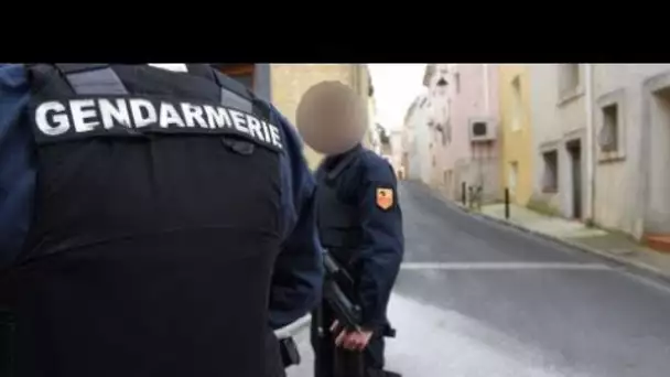 LA GENDARMERIE EST VENU CHEZ MOI POUR UN TRUC COMPLÈTEMENT CON !