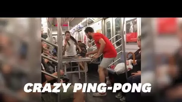 Ils jouent au ping-pong dans le métro de New York