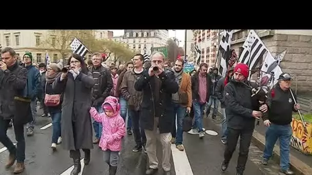 Manifestation pour une consultation populaire pour une Bretagne à 5 départements