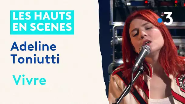 Live : Adeline Toniutti interprète "Vivre" en version acoustique au piano et guitare