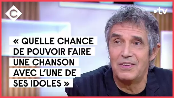 Julien Clerc reprend Bécaud, Barbara, Brel, Aznavour - C à vous - 29/11/2021