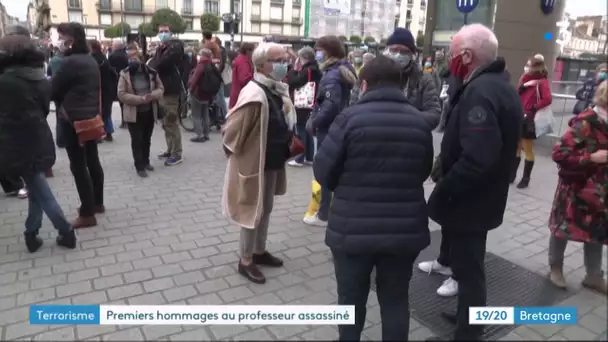 Professeur tué à Conflans-Saint-Honorine : un millier de personnes à Rennes pour lui rendre hommage
