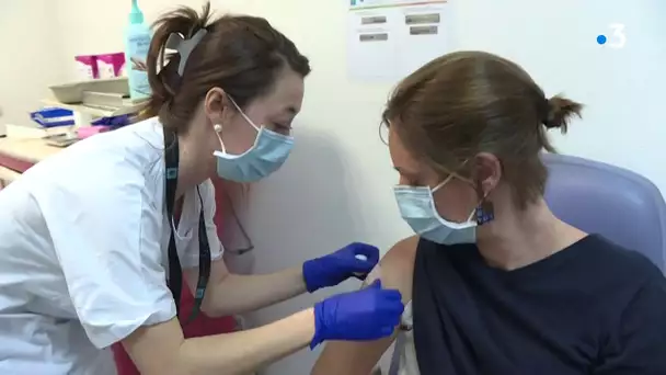 Covid-19: les médecins généralistes prêts pour bientôt vacciner leurs patients