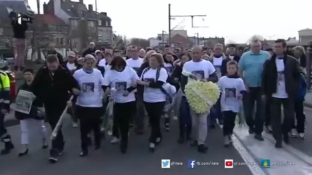 Calais: des milliers de personnes marchent en hommage à Chloé